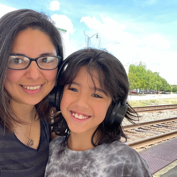 Meet your Posher, Valentina’s - Picture 1 of 1